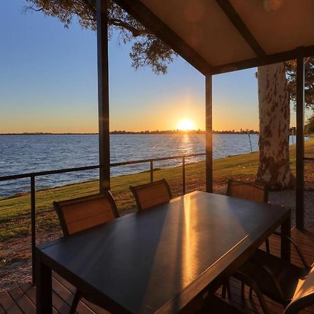Lake Boga Caravan Park Bagian luar foto