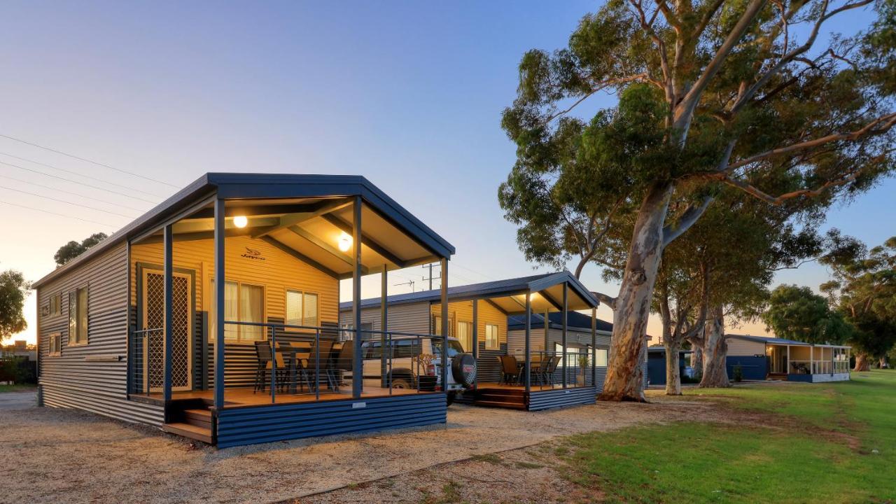 Lake Boga Caravan Park Bagian luar foto