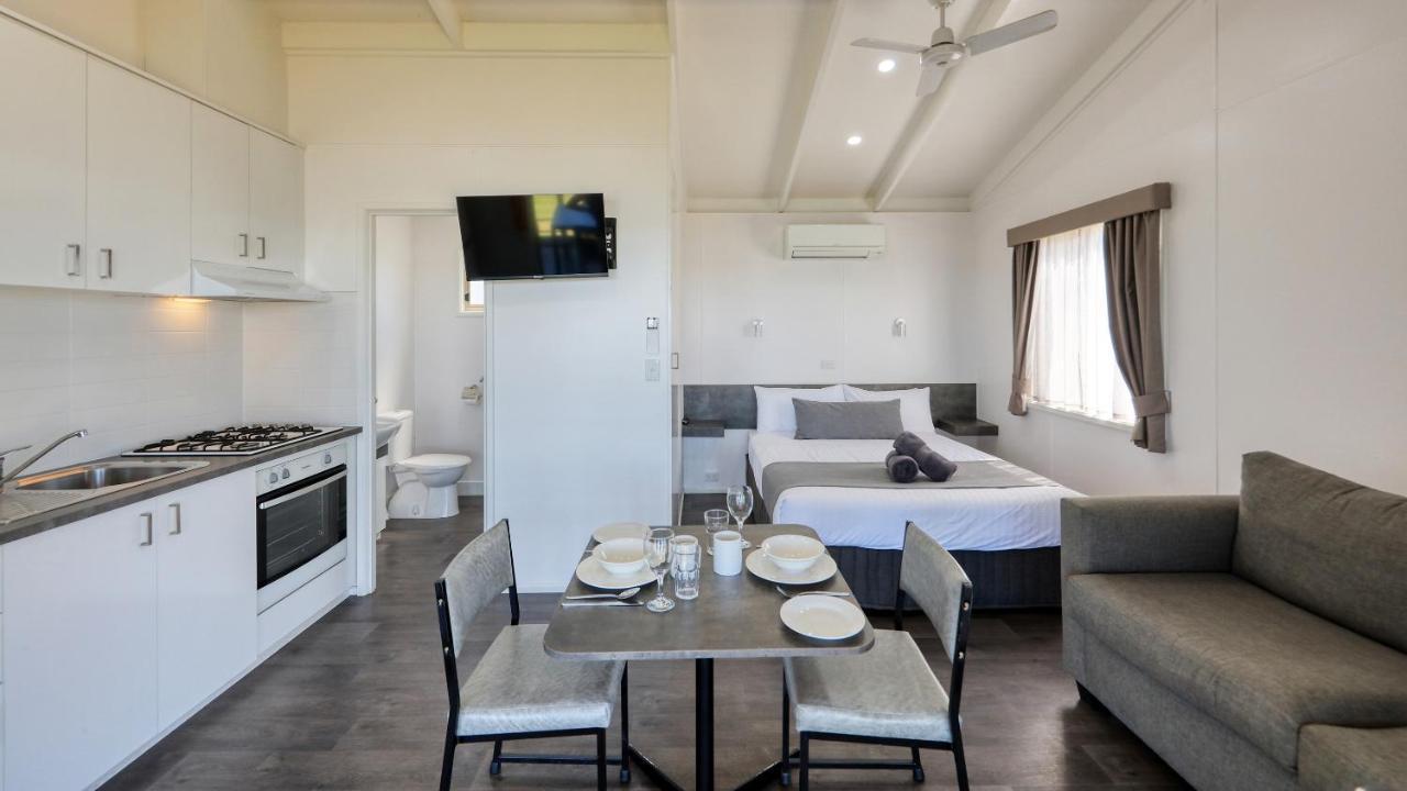 Lake Boga Caravan Park Bagian luar foto