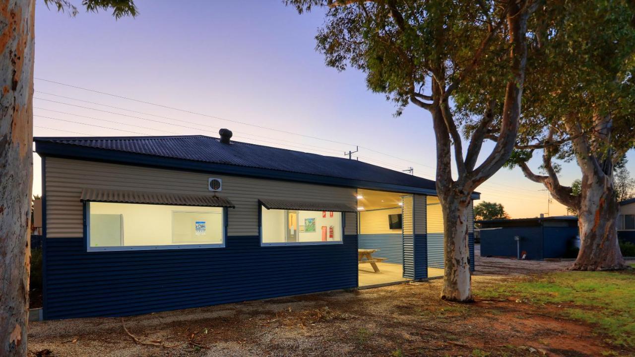 Lake Boga Caravan Park Bagian luar foto
