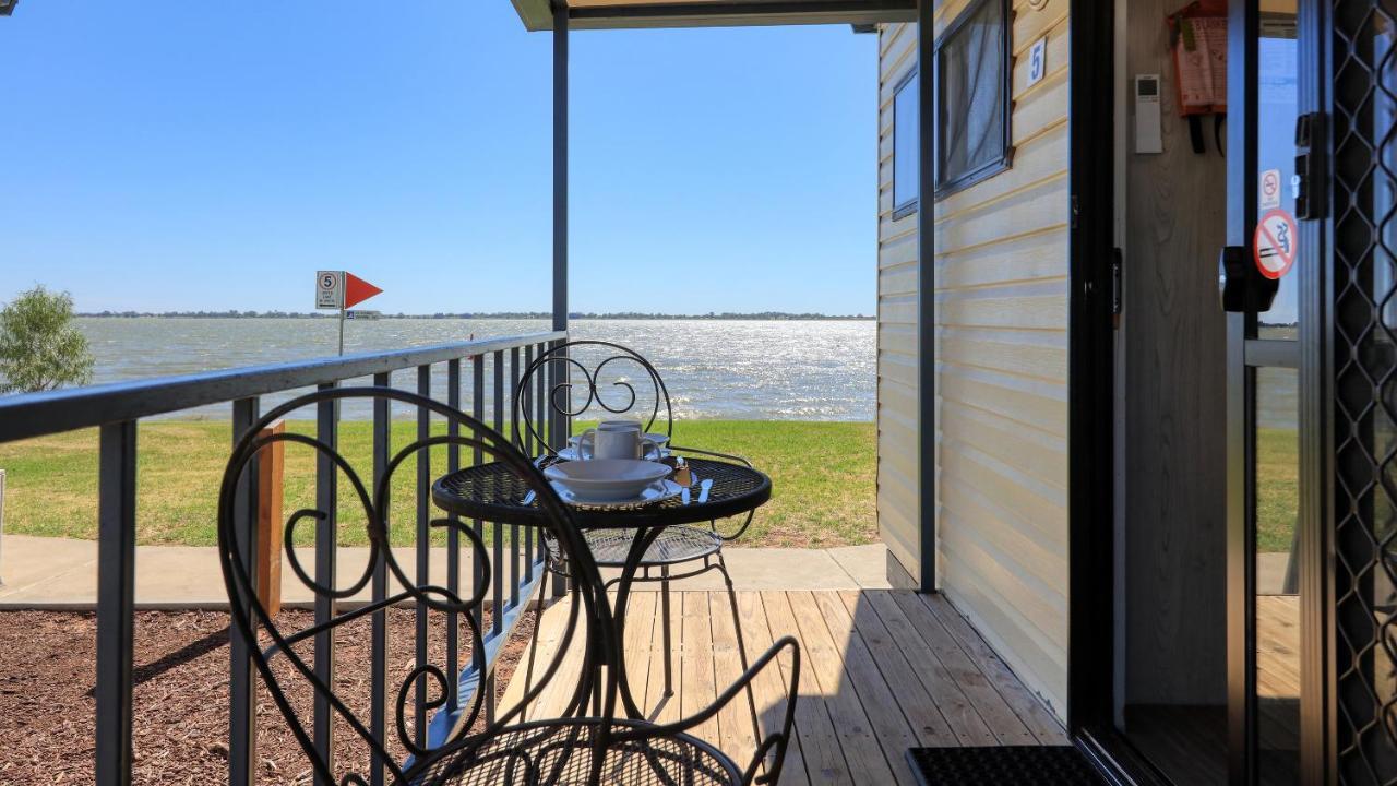 Lake Boga Caravan Park Bagian luar foto