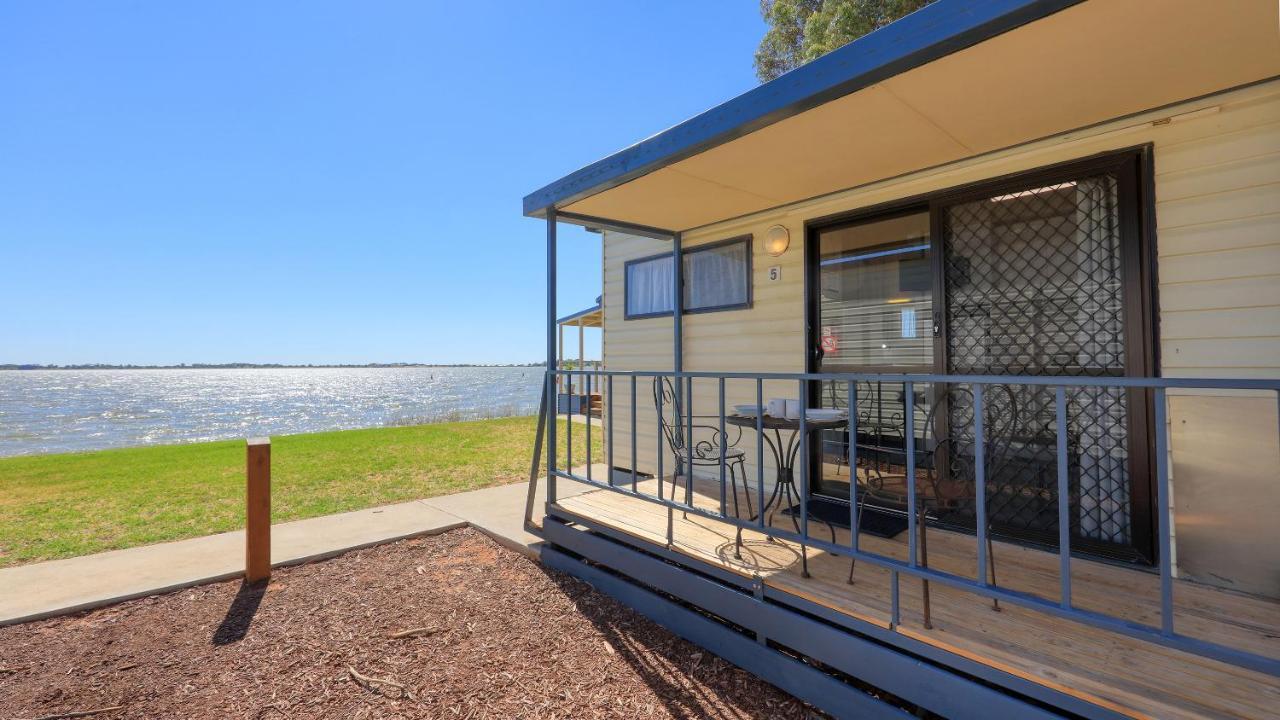 Lake Boga Caravan Park Bagian luar foto