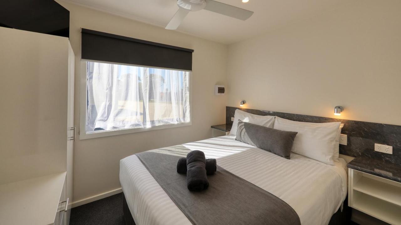 Lake Boga Caravan Park Bagian luar foto