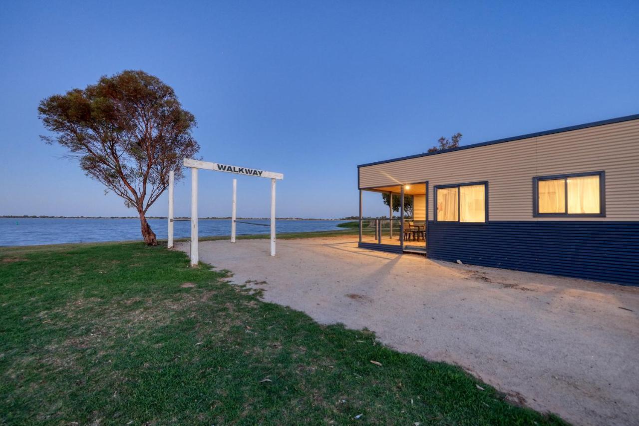 Lake Boga Caravan Park Bagian luar foto